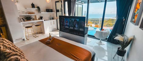 1 bedroom, in-room safe, free WiFi, bed sheets