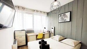 4 Schlafzimmer, Schreibtisch, Bügeleisen/Bügelbrett, kostenloses WLAN