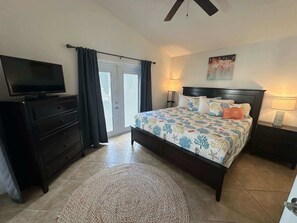 3 habitaciones, tabla de planchar con plancha, wifi y ropa de cama 