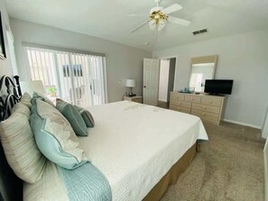 4 室のベッドルーム、アイロン / アイロン台、WiFi