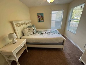 3 bedrooms, iron/ironing board, WiFi, bed sheets - Southern Dunes Golf Front Home (Haines City)