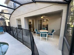 Outdoor dining - Southern Dunes Golf Front Home (Haines City)