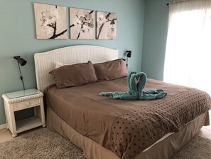 5 عدّة غرف نوم ومكواة/لوح كي وواي فاي وملاءات أسرّة