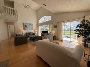 TV, offices - The Magic Vacation Villa (Haines City)
