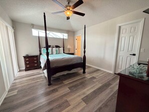 4 bedrooms, iron/ironing board, WiFi, bed sheets - South Facing Villa - Southern Dunes Golf Community (Haines City)