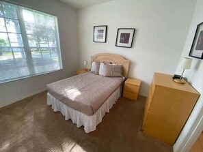 4 slaapkamers, een strijkplank/strijkijzer, wifi, beddengoed