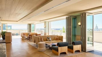 2 μπαρ/lounge