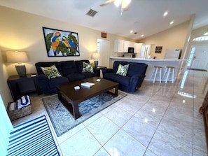 TV, offices - Prestige on the Fairway (Haines City)