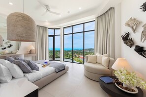 3 soverom, safe på rommet, skrivebord og strykejern/-brett