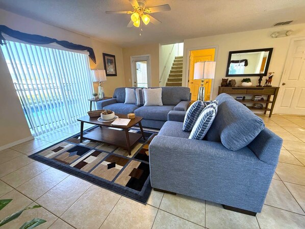 Televisión y oficina 