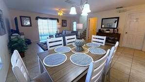 Dining - Club Paradise Private Villa (Haines City)