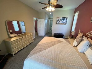 5 chambres, fer et planche à repasser, Wi-Fi, draps fournis
