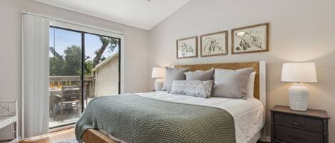 3 habitaciones, tabla de planchar con plancha y cuna de viaje