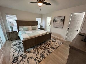 4 chambres, fer et planche à repasser, Wi-Fi, draps fournis