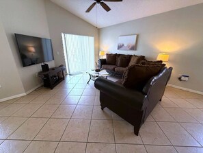 TV, offices - Southern Dunes - Golf Course Views Villa (Haines City)