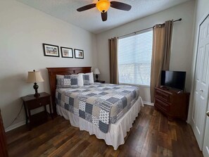 4 habitaciones, tabla de planchar con plancha, wifi y ropa de cama 