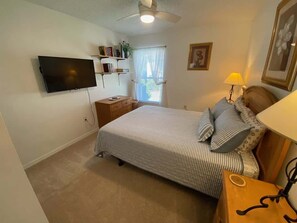 4 عدّة غرف نوم ومكواة/لوح كي وواي فاي وملاءات أسرّة