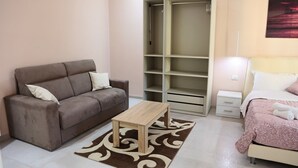 Comfort vierpersoonskamer | Een bureau, gratis wifi