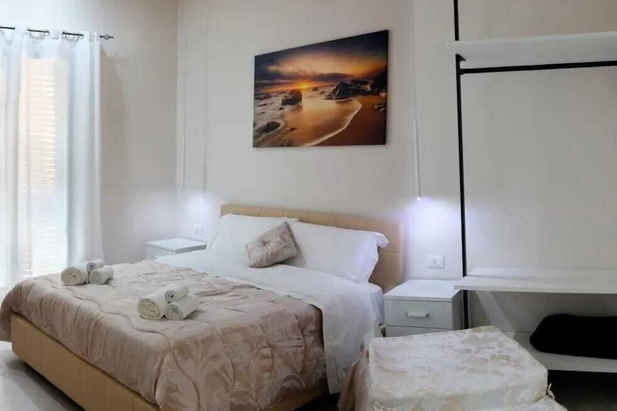 Comfort tweepersoonskamer, uitzicht op binnenplaats | Een bureau, gratis wifi