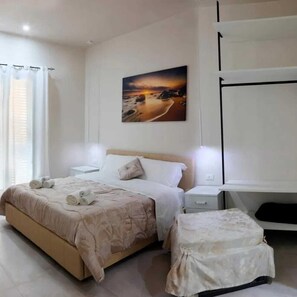 Comfort Double Room, Courtyard View | Desk, free WiFi - B&B La Nuit  (Agrigento)