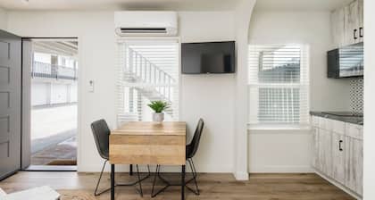 First Floor King Suite (101)