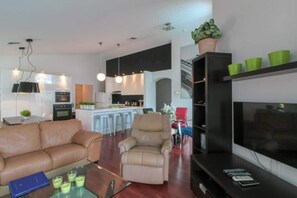 Televisión, oficina