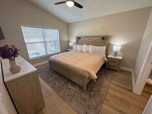 3 soverom, strykejern/-brett, wi-fi og sengetøy