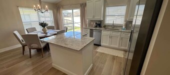 Completely Updated Villa, Private Pool, Beautiful!