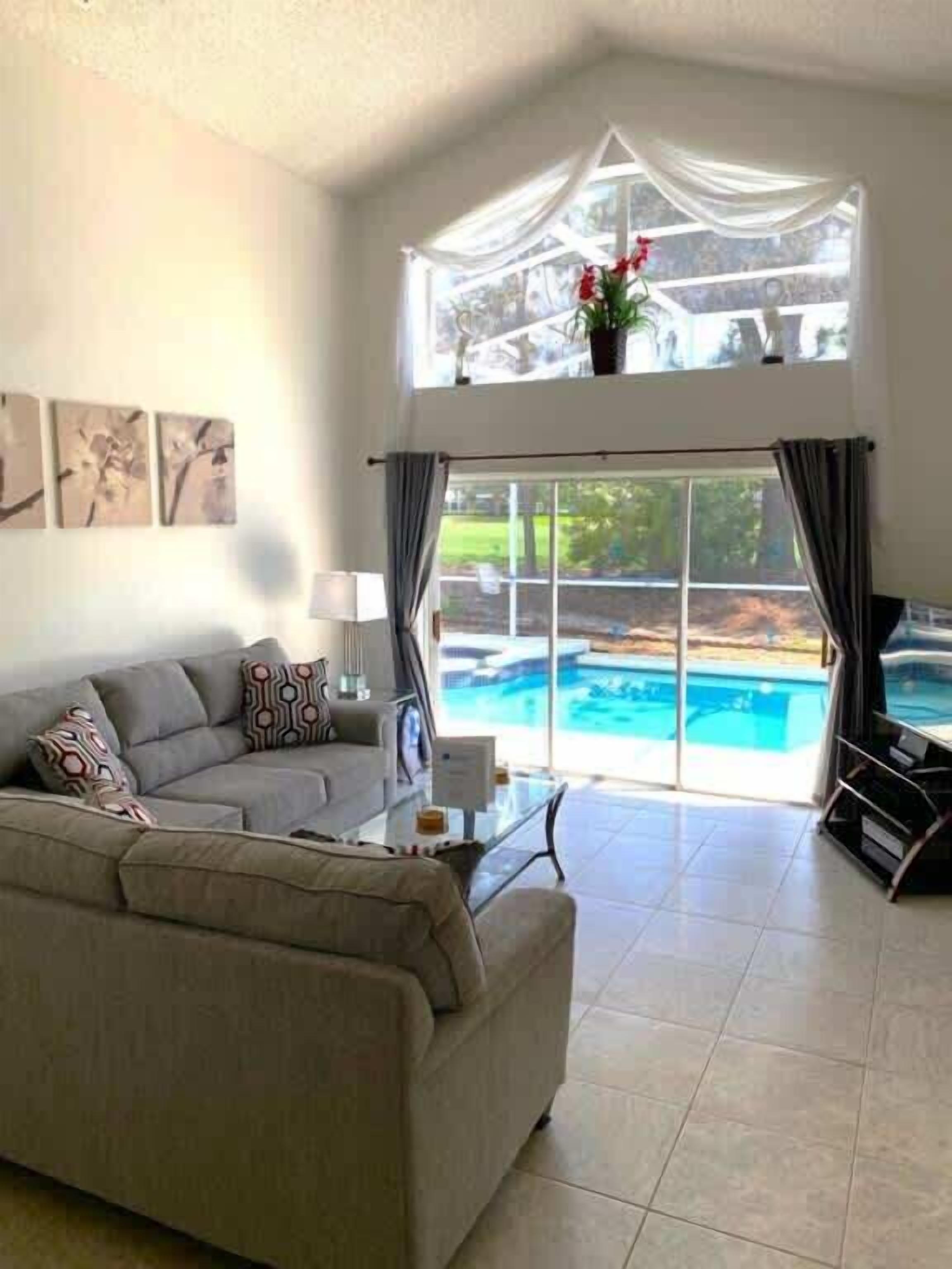 تلفزيون، كرة قدم الطاو لة، مكتب