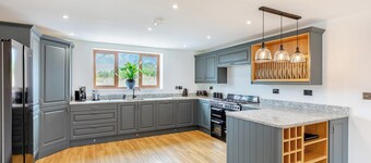 5 bedroom accommodation in Belper