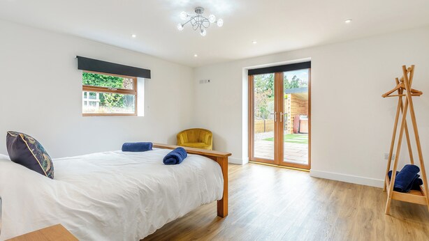 5 bedrooms, WiFi (free), bed sheets - 5 bedroom accommodation in Belper (Belper)