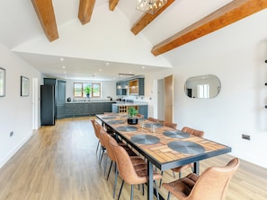 Dining - 5 bedroom accommodation in Belper (Belper)