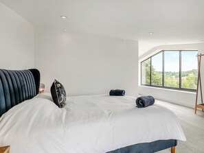 5 bedrooms, WiFi (free), bed sheets - 5 bedroom accommodation in Belper (Belper)