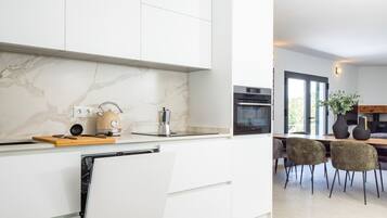 Fridge, microwave, oven, dishwasher