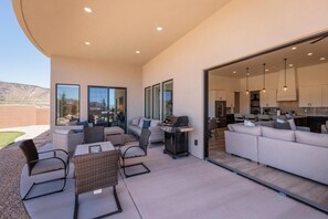 Casa, diversos llits (Parfection) | Terrassa o pati