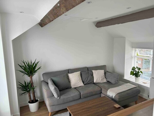 House, Private Bathroom, Bay View | Lounge - Bay View House (Bangor)