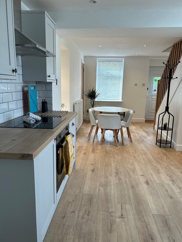 House, Private Bathroom, Bay View | Shared kitchen - Bay View House (Bangor)