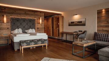 Suite Confort, balcón, vistas a la montaña | Ropa de cama hipoalergénica, caja fuerte, sistema de insonorización