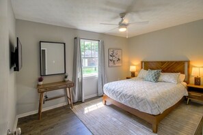 5 bedrooms, desk, iron/ironing board, free WiFi