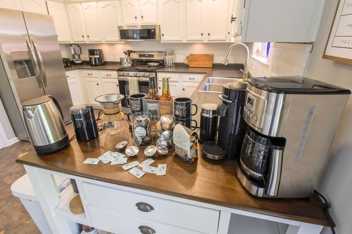 冰箱、微波炉、烤箱、炉灶