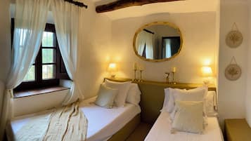 9 slaapkamers, een strijkplank/strijkijzer, wifi, beddengoed