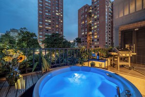 Bain à remous extérieur