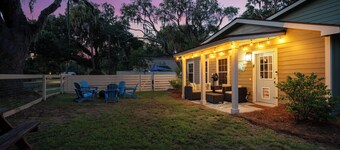 Fishcamp on 14th - Renovated & Walkable in Port Royal w/ Pool