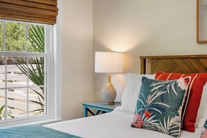 4 camere, una scrivania, Wi-Fi, lenzuola