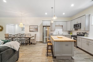 Fridge, microwave, oven, stovetop - Fishcamp on 14th - Renovated & Walkable in Port Royal w/ Pool (Port Royal)