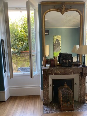 Interior - The House of Broc'Art (Auxerre)