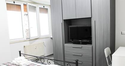 Silver Rose Guest House - Cozy independent room in the center of Rome