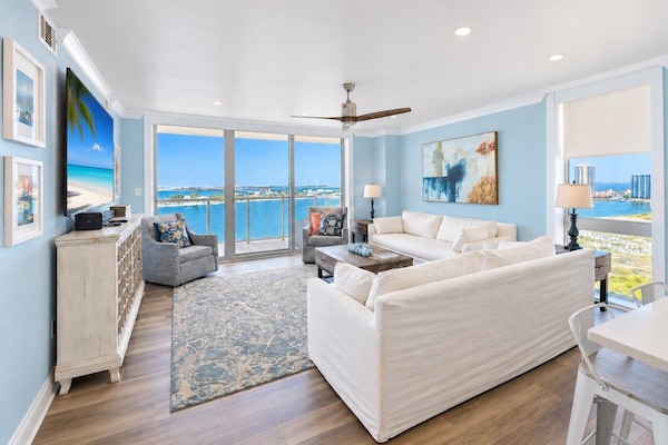 12C Livingroom Balcony Waterfront