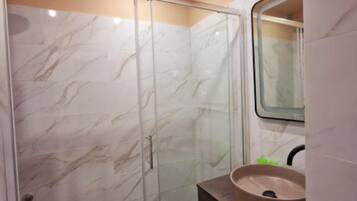 Shower, towels