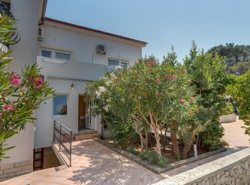 Pansion Belvedere - Double Room with Balcony 7